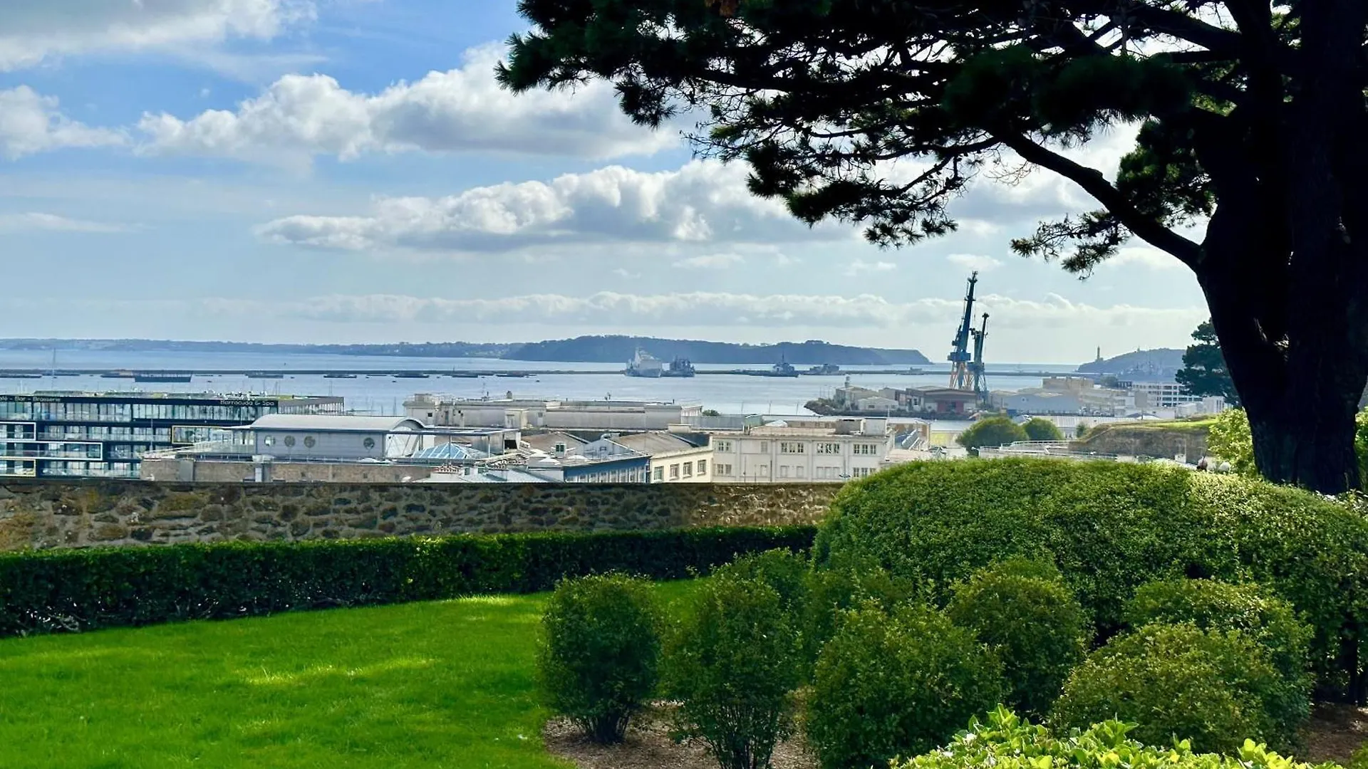 Appartement Cosy & Moderne T2 Avec Jardin Parking Brest 0*,  Frankreich